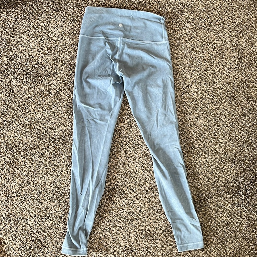 Light blue washed Lululemon leggings - Picture 3 of 4